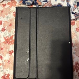 iPad Air 5th generation key board/case